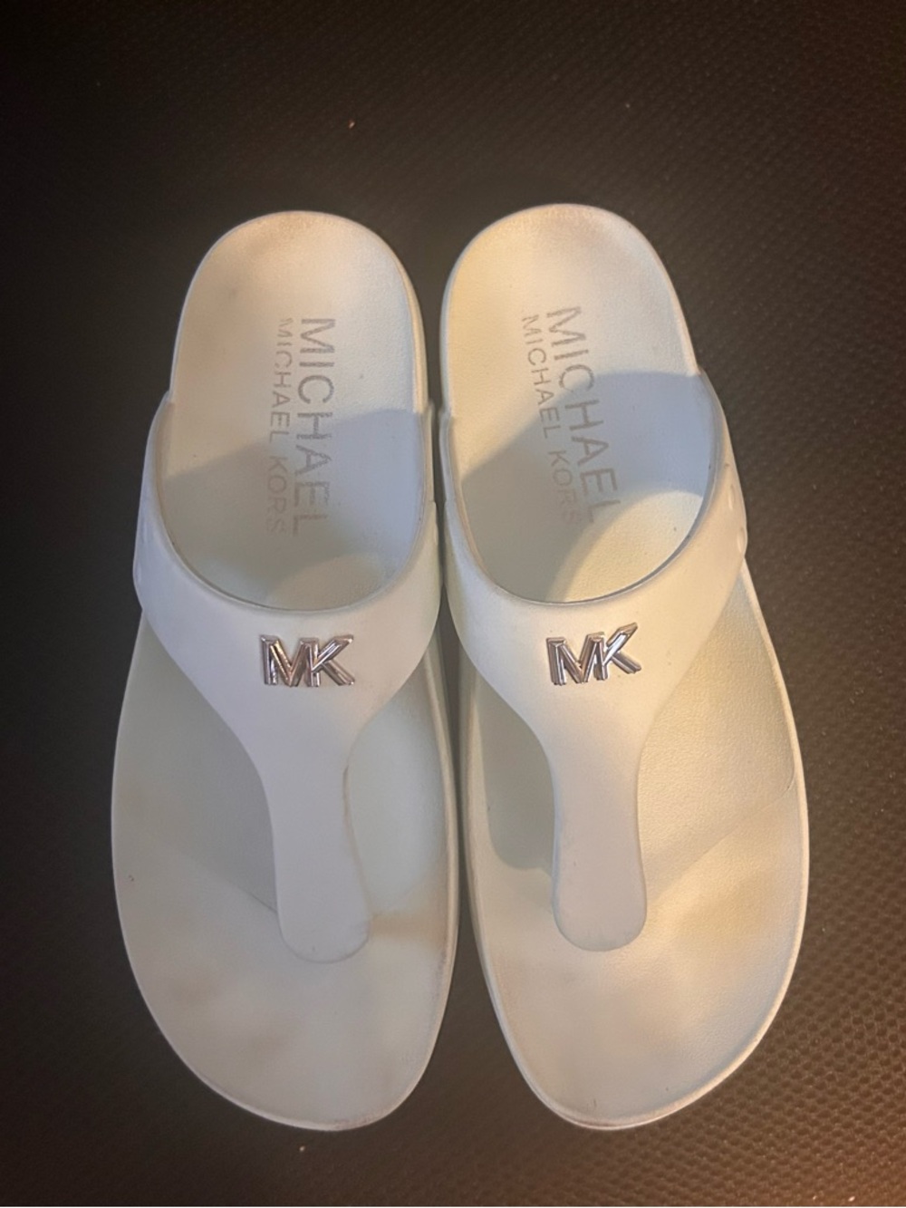 Excellent Cond. Michael Kors Eva Linsey (Light Blue) Logo MK Thong Sandals.Size9